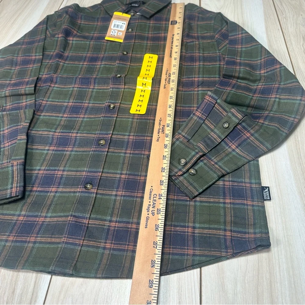 Eddie Bauer Men's Flannel Shirt Size Medium Green New - Picture 8 of 13